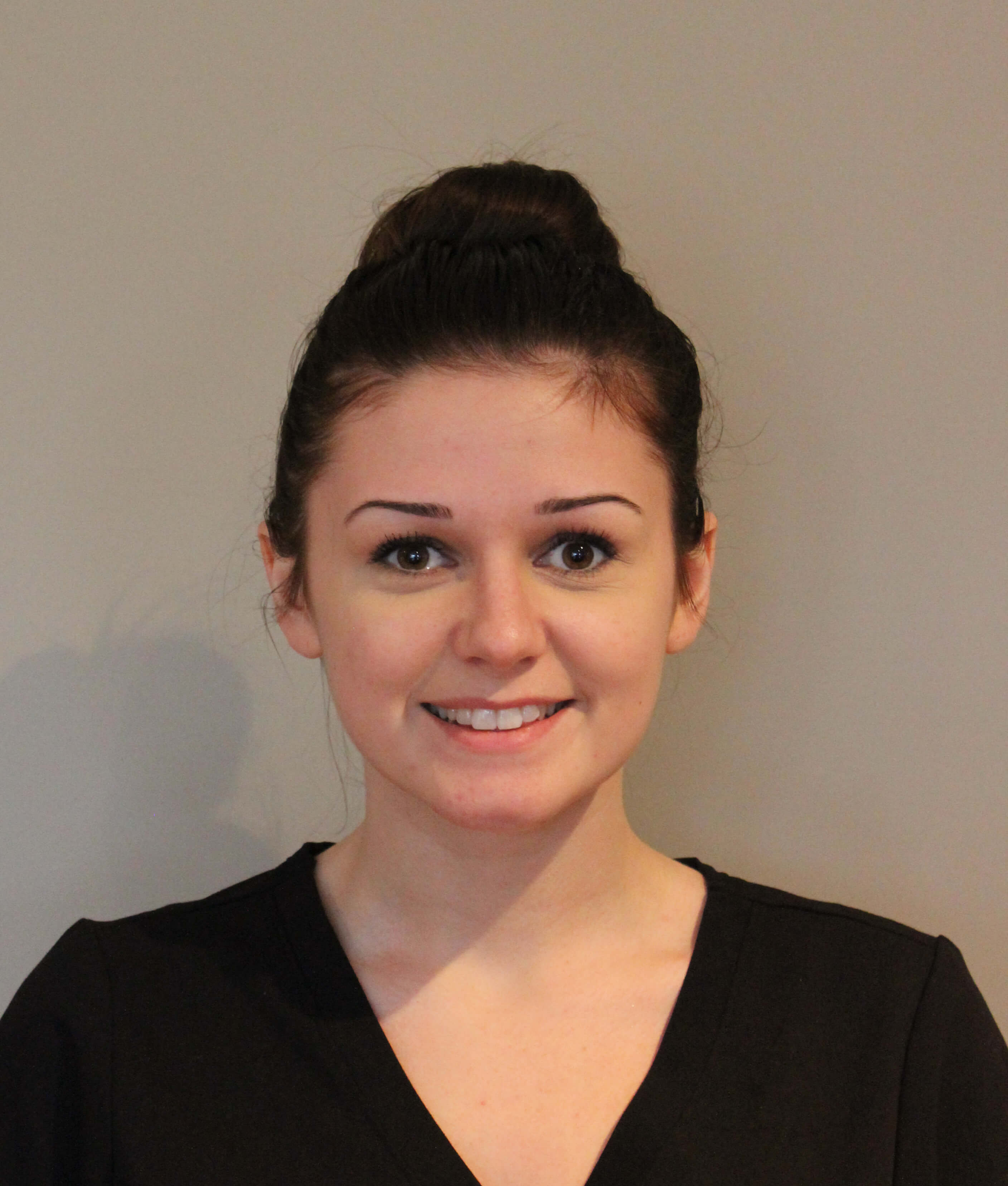 Leanne Headshot Yazdani