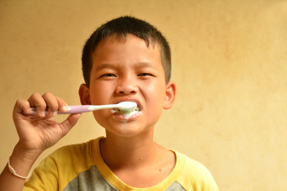What Is Better for My Teeth, Electric or Manual Toothbrushes