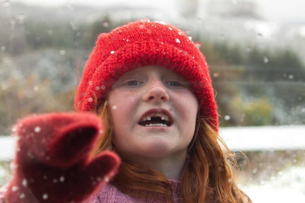 girl needs emergency dental treatment